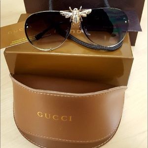 Women’s Gucci glasses
